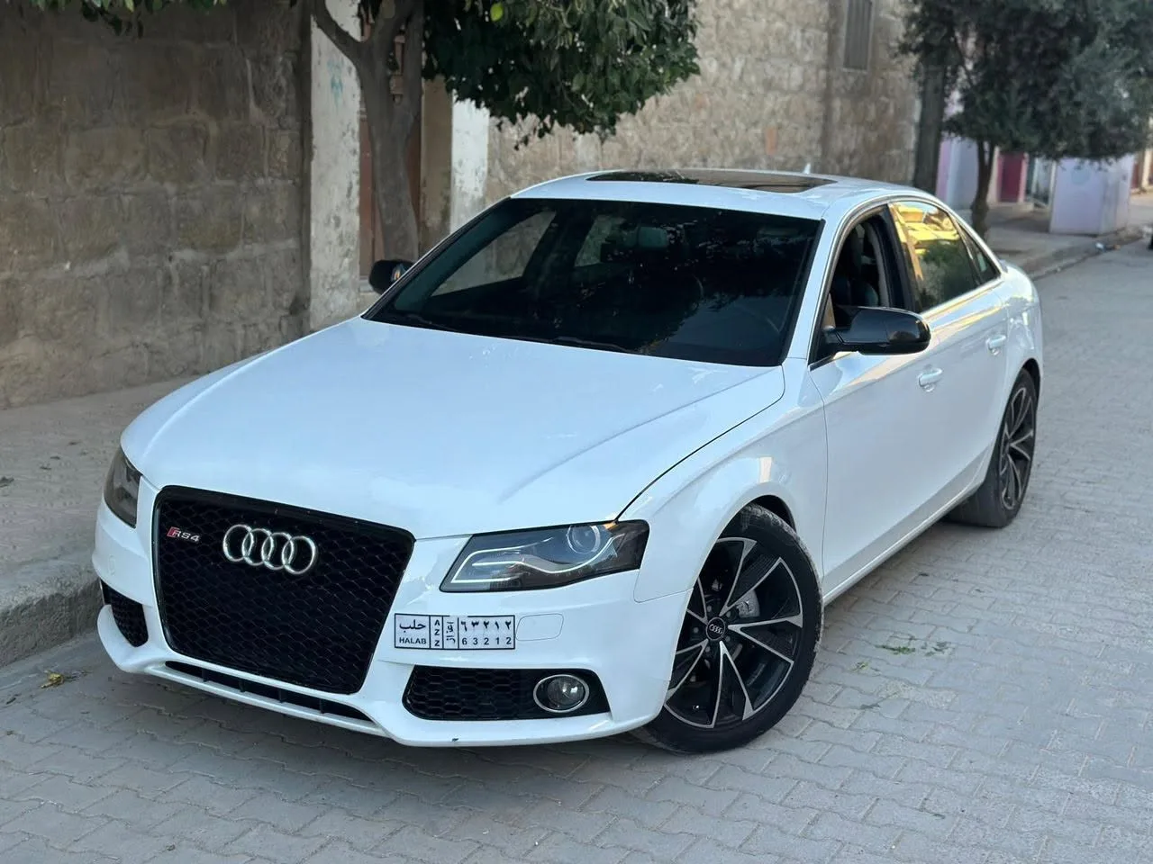أودي A4 موديل 2010 للبيع في حلب