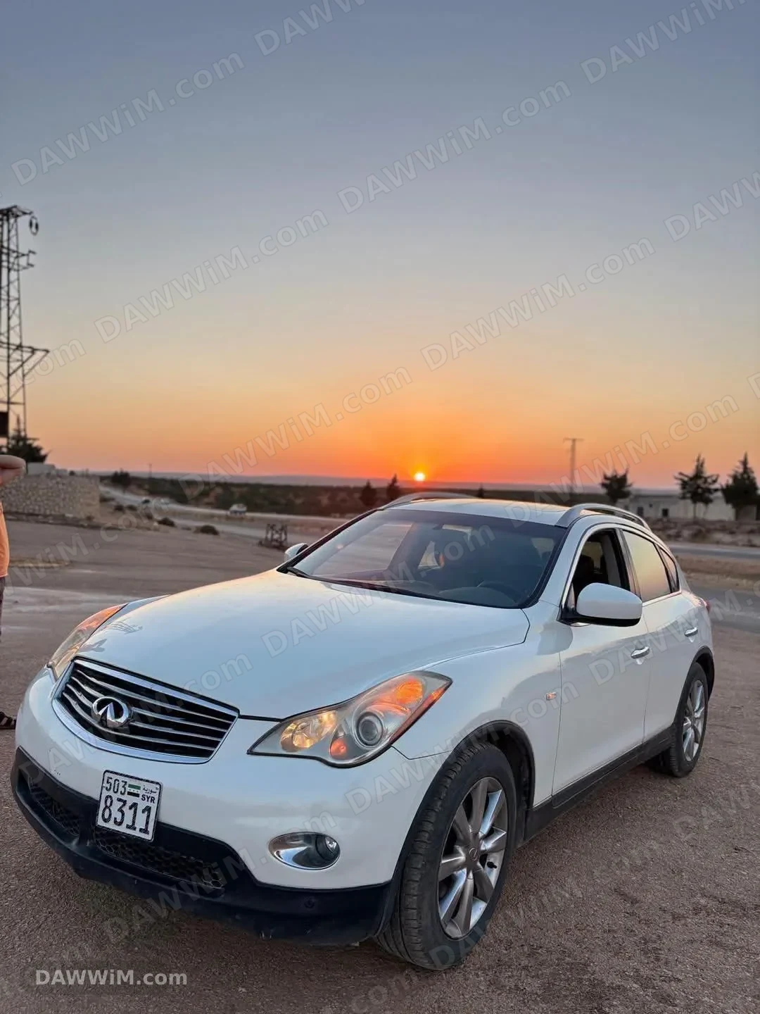 سيارة إنفينيتي QX50 للبيع موديل 2015