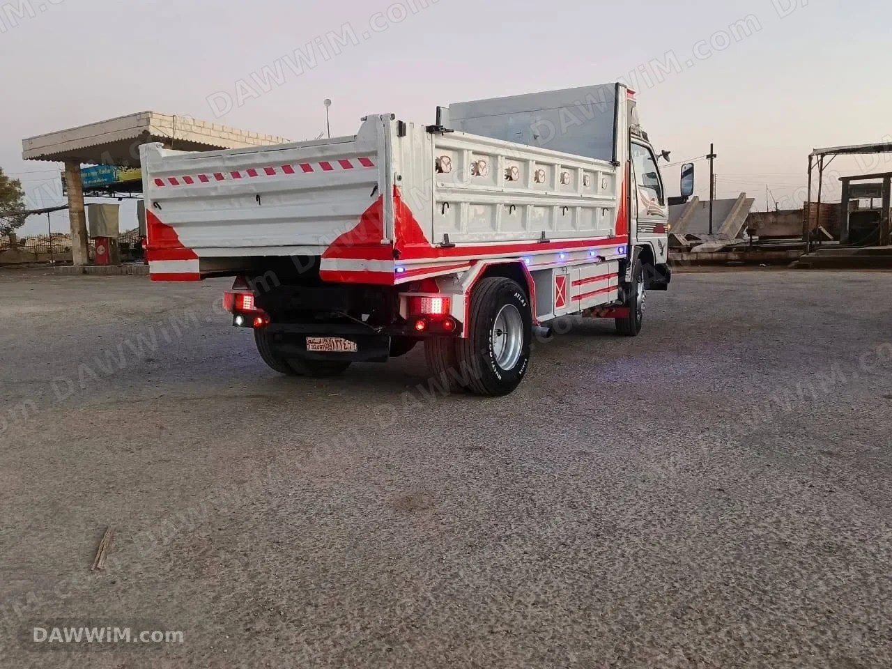 قلاب مازدا 4000 بحالة ممتازة