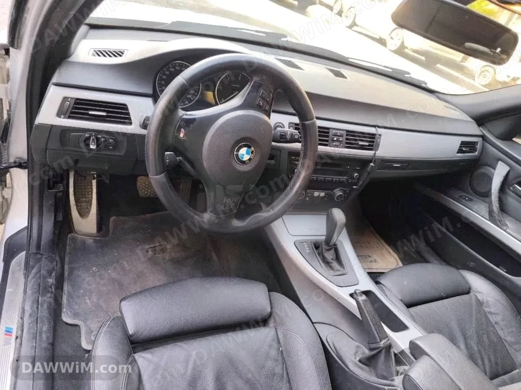 سيارة بي ام دابليو BMW 320 موديل 2011