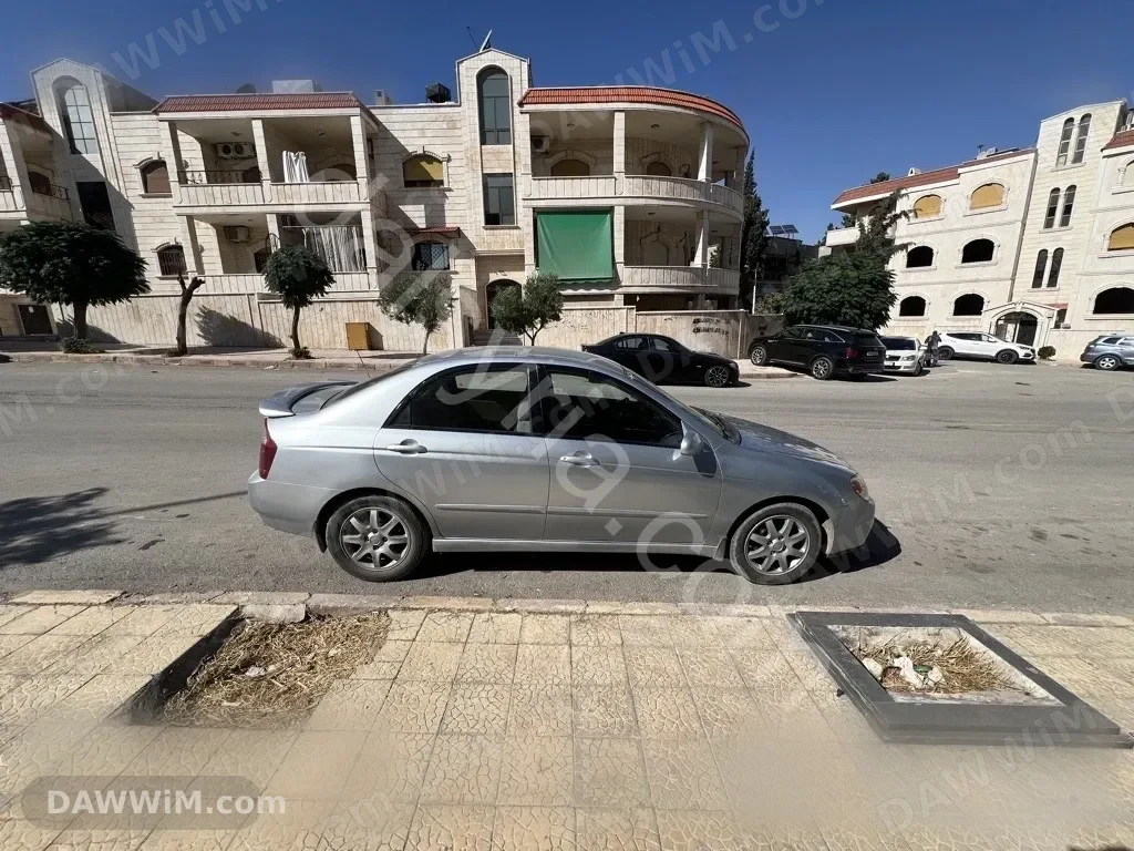 للبيع كيا سبيكترا موديل 2006