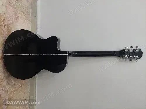 غيتار أكوستيك Baijiang مستعمل مع حقيبة جلد