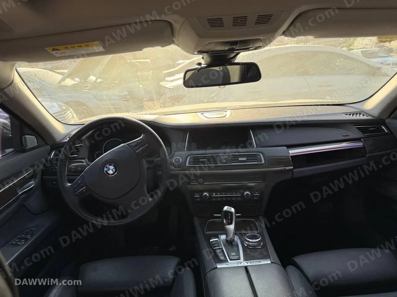 سيارة BMW 750 مستعملة موديل 2014 للبيع