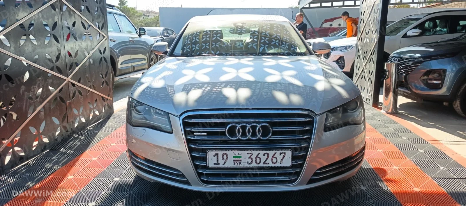 سيارة Audi A8 موديل 2012 للبيع