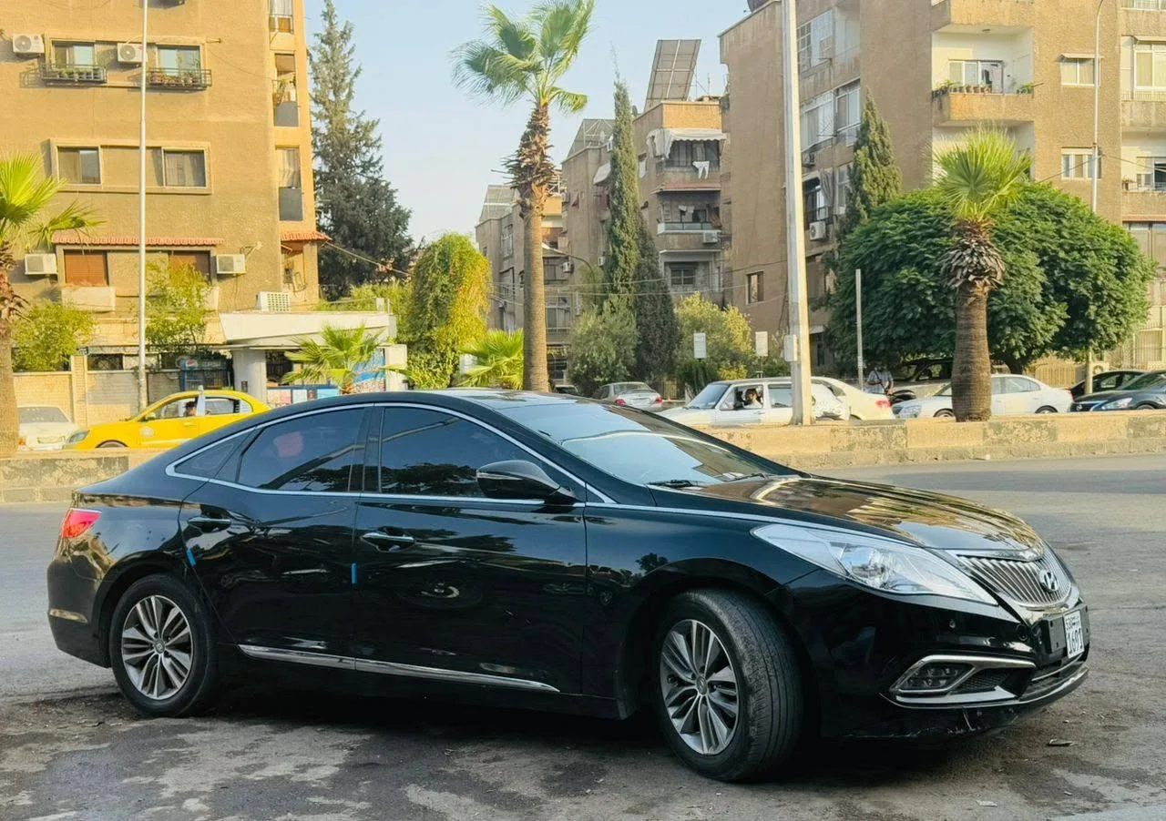 تأجير سيارات حديثة يومي وأسبوعي وشهري