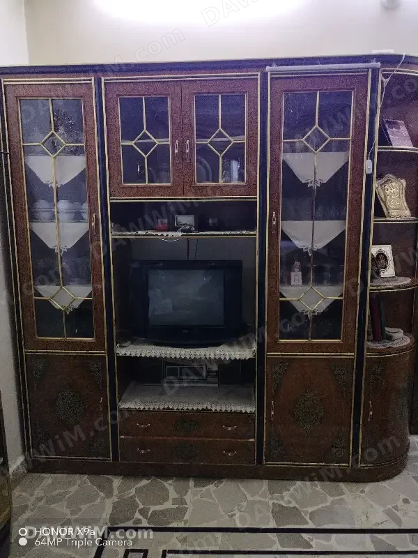 مجموعة مع تلفزيون