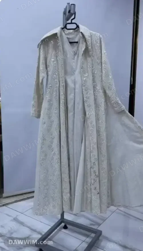 قفطان نسائي مميز بتصميم أنيق