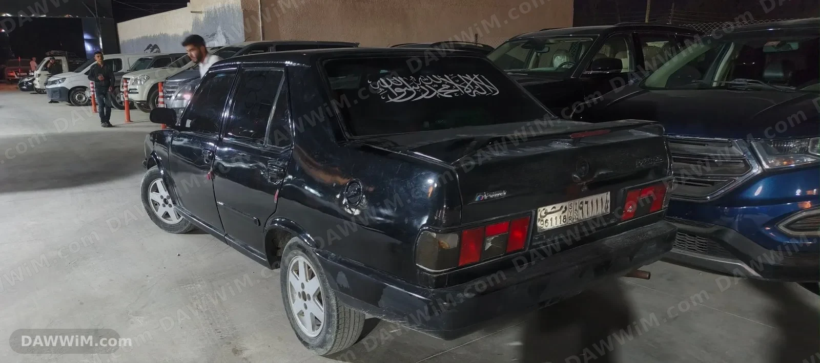 سيارة شاهين موديل 2004 للبيع