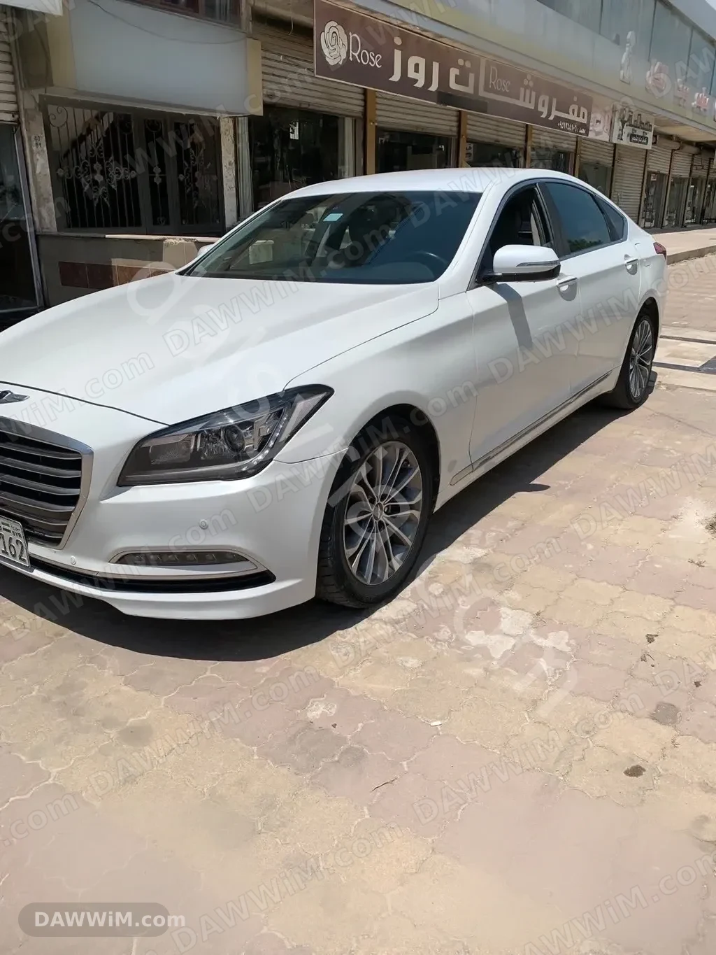 هيونداي جينيسيس 2015 للبيع