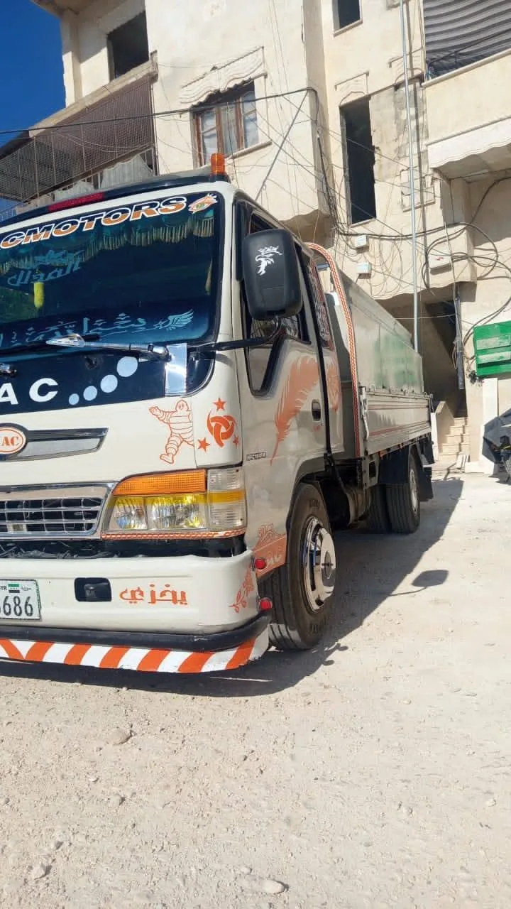 سيارة نقل JAC 1045 موديل 2005 مع صهريج ومضخة