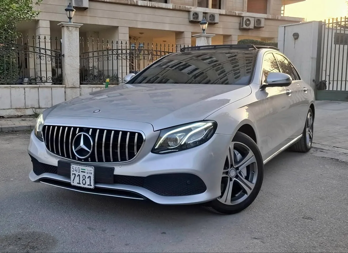مرسيدس E300 Exclusive 2018 بعداد 70 ألف كم
