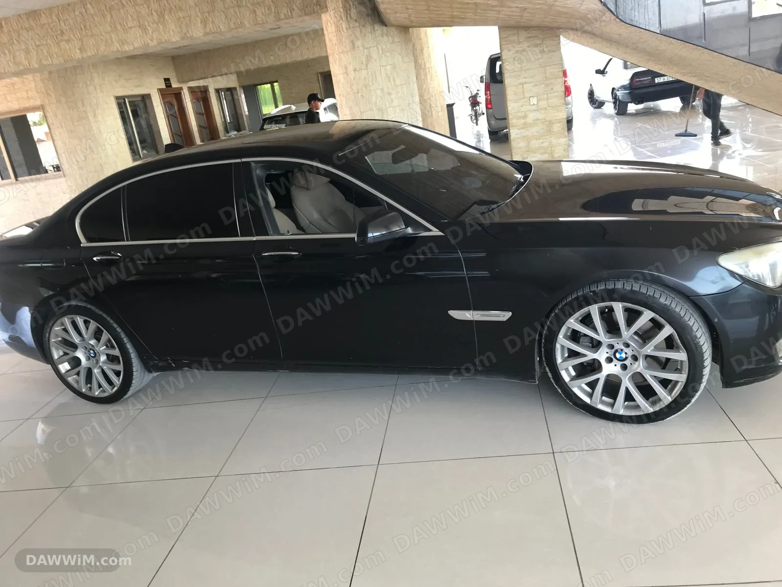 سيارة BMW 750Li موديل 2012 للبيع