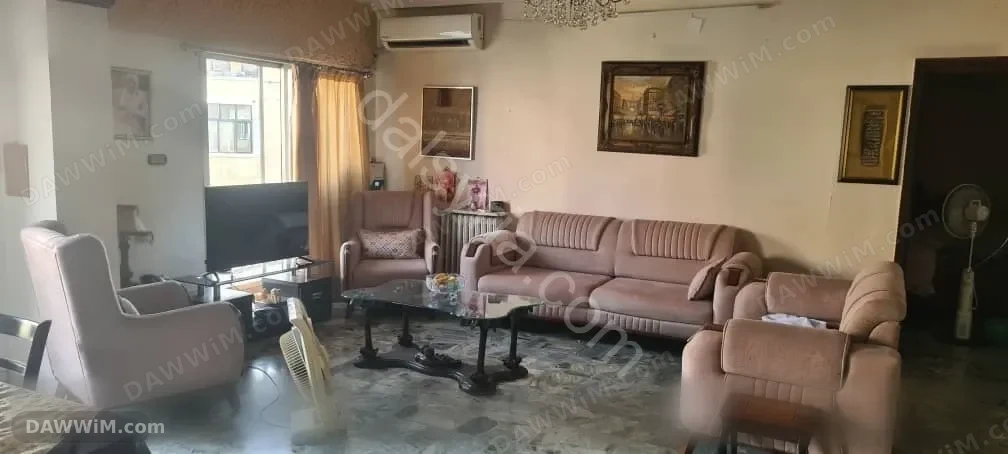 شقة سكنية للبيع في شارع برنية - مساحة 217 متر مربع