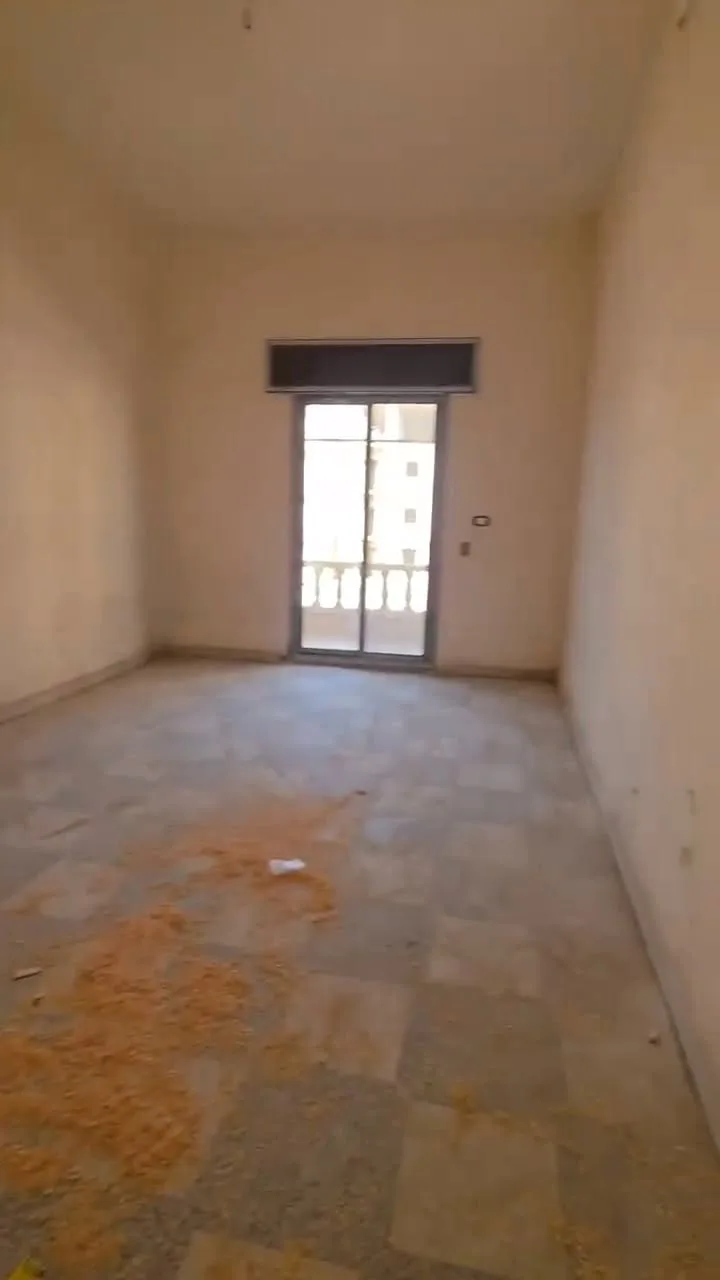 بيت للبيع في صلاح الدين - طابق ثاني، 3 غرف، 65 م²