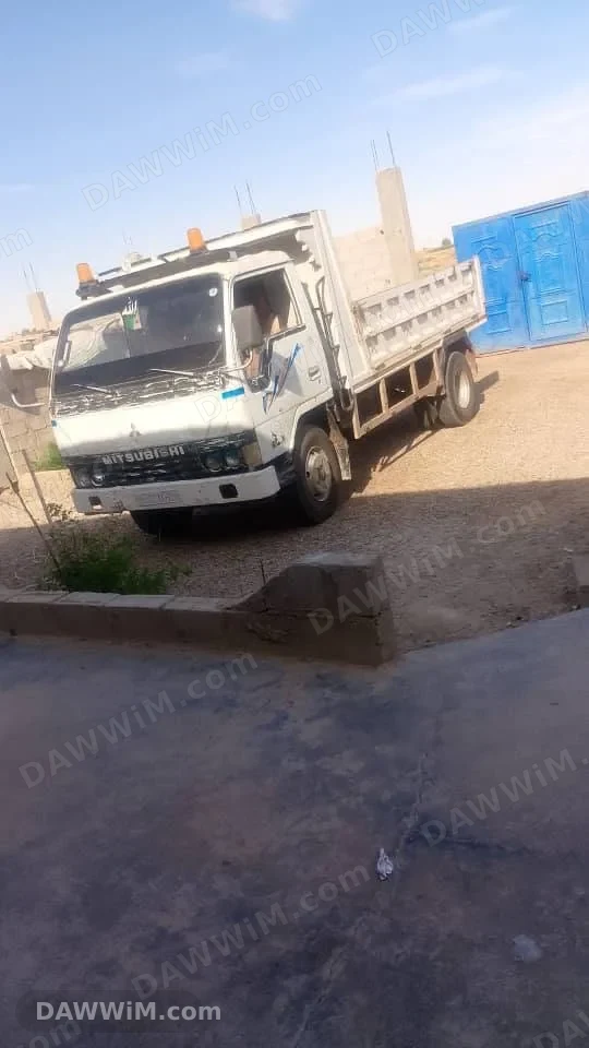 شاحنة قلاب ميتسوبيشي للبيع