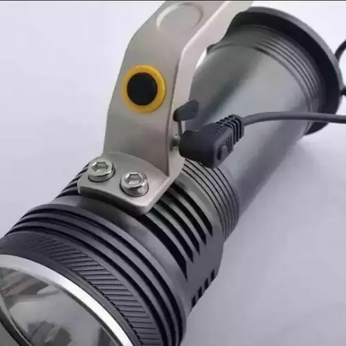 كشاف يدوي LED Max 800 قابل للشحن