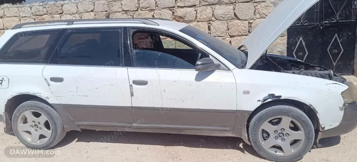 سيارة أودي موديل 2000 للبيع