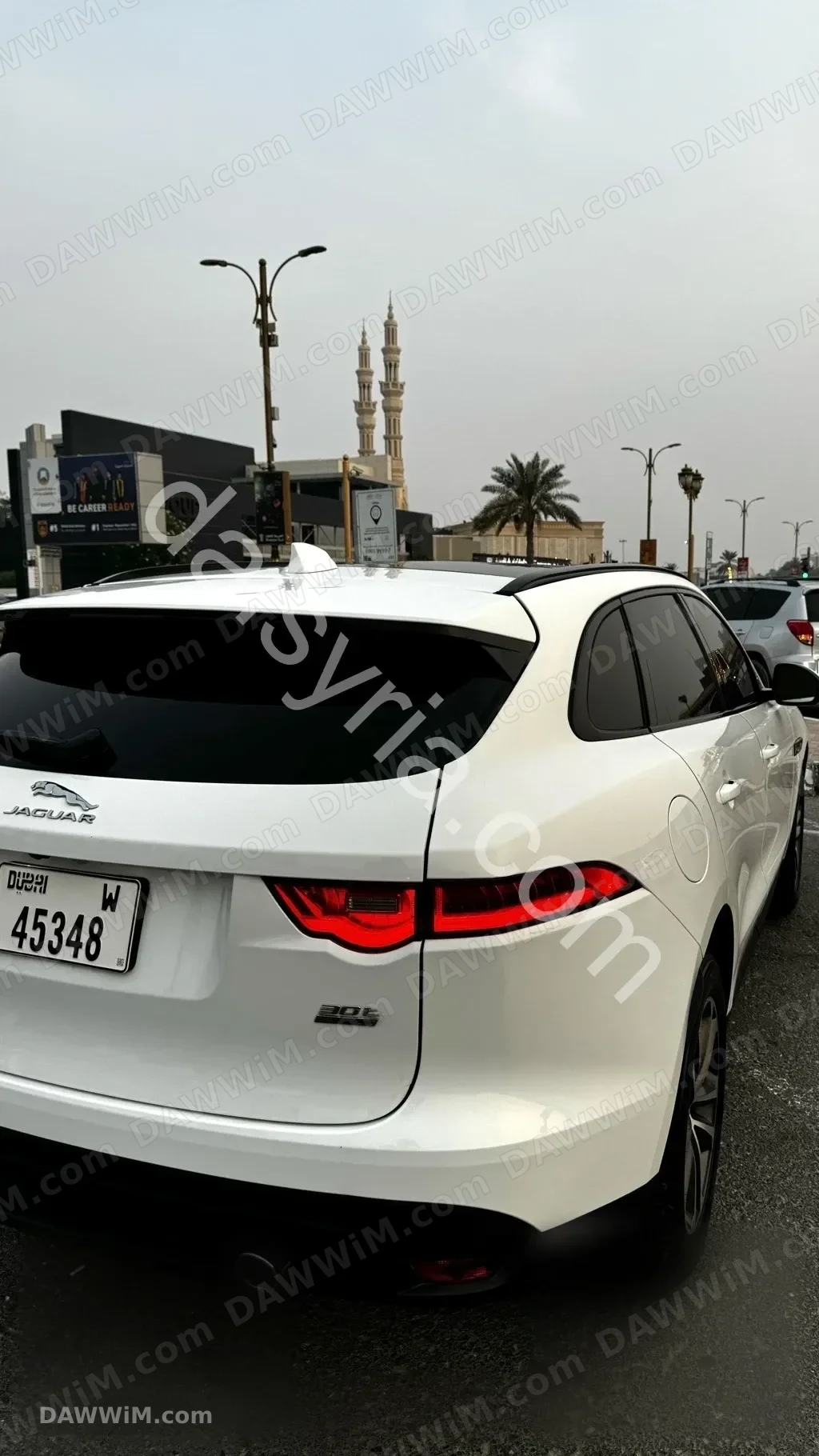 جاكوار إف-بيس 2017 للبيع