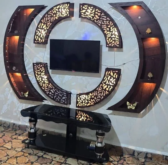 ديكورات شاشة مودرن مع إضاءة