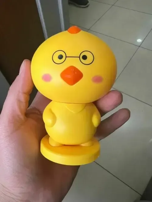 مروحة محمولة بشكل صوص