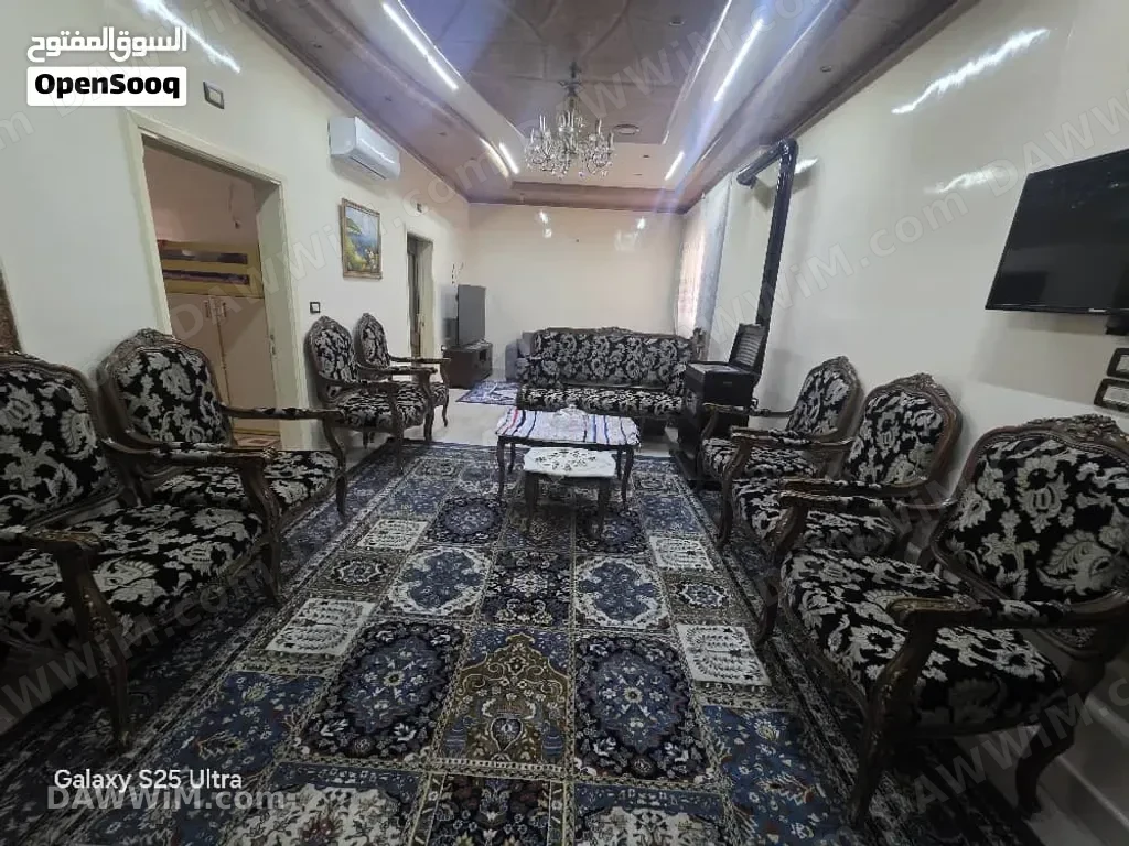 طقم كنبايات ستيل ثلاثية وعشر مفارد