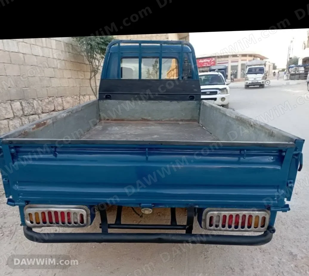 سيارة بيك أب موديل 2001 بحالة جيدة