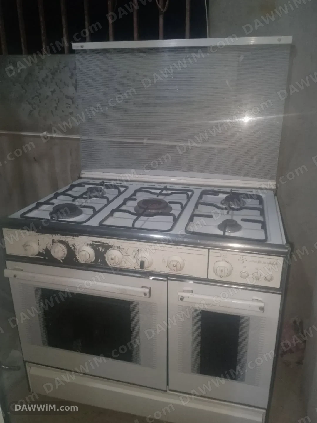 للبيع مفروشات/فرن غاز مع صورة