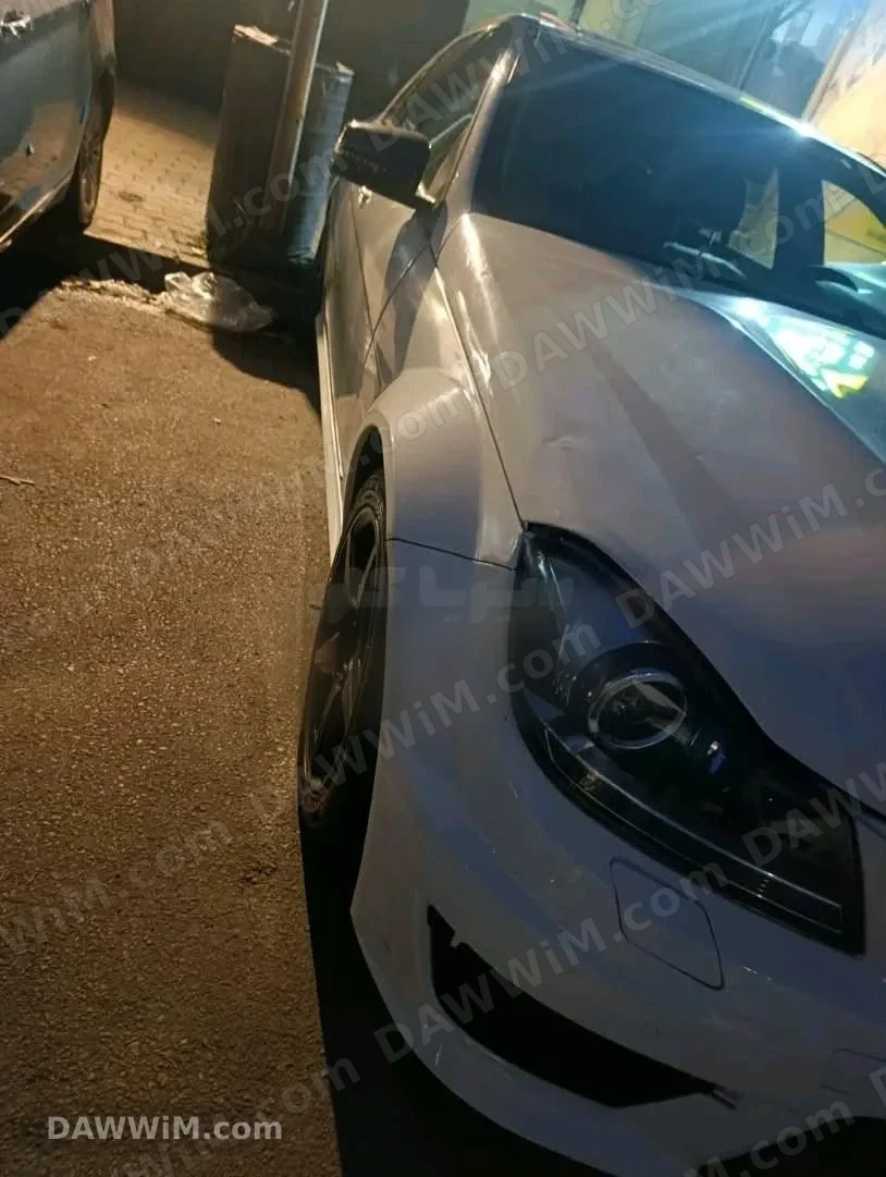 مرسيدس بنز C 300 موديل 2011