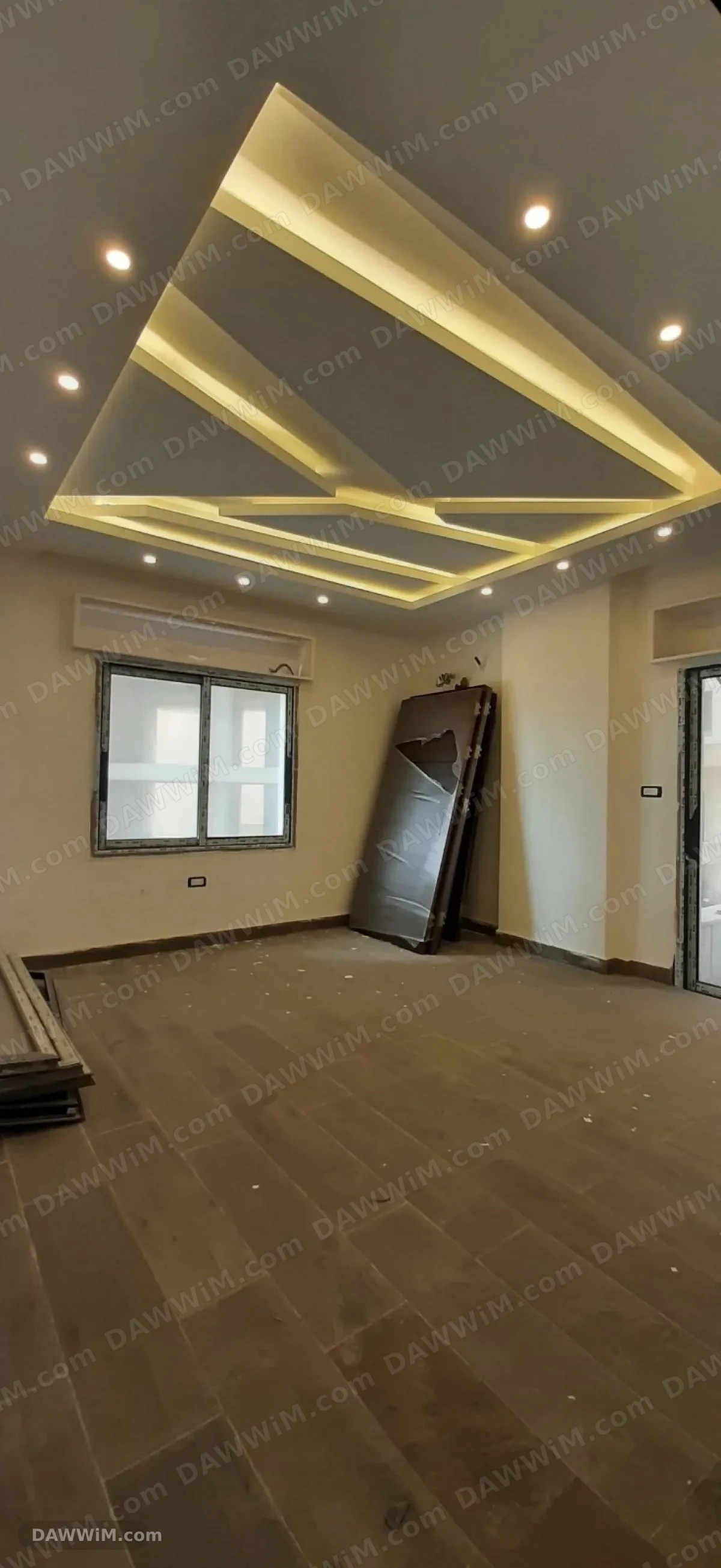 شقة سكنية مميزة للبيع بمساحة 320 متر في مركز اللاذقية