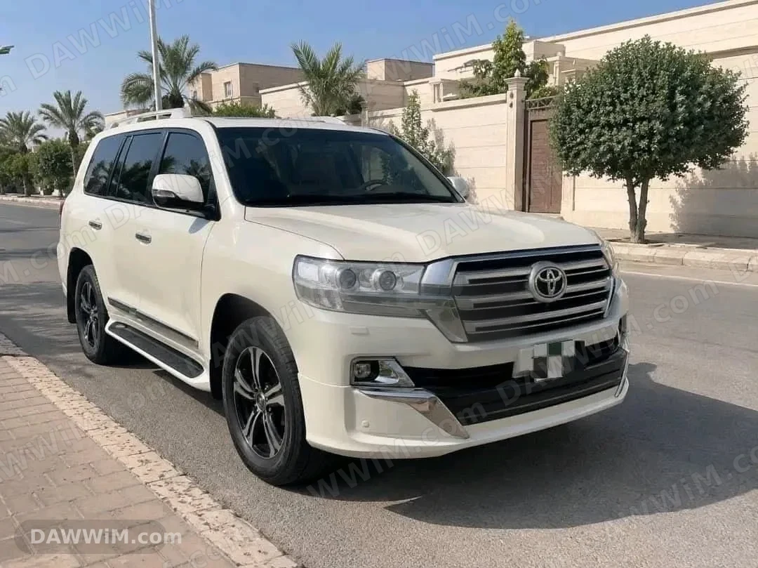 تويوتا لاند كروزر VXR موديل 2016 للبيع
