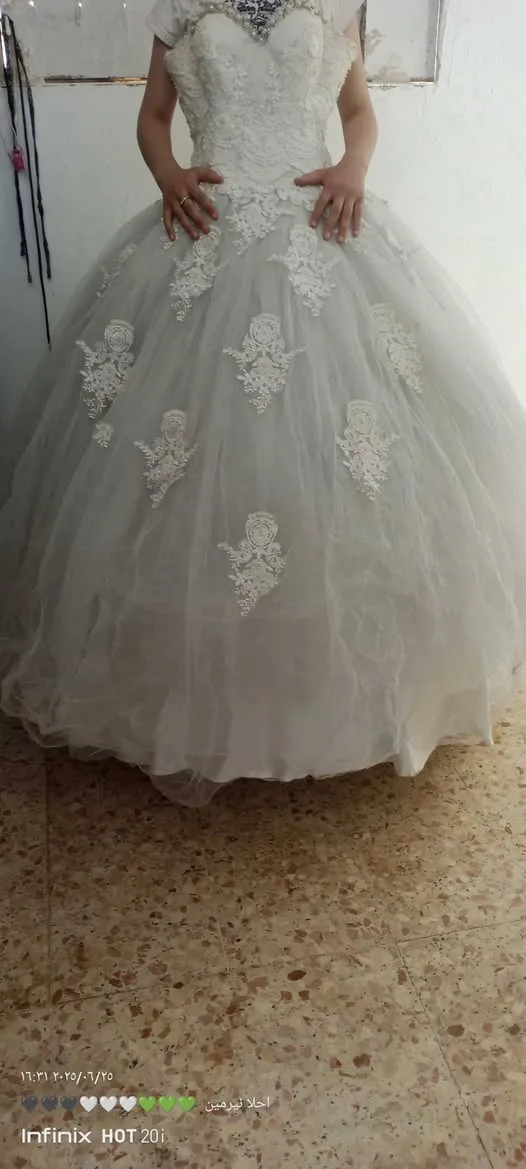 فساتين عرس للبيع