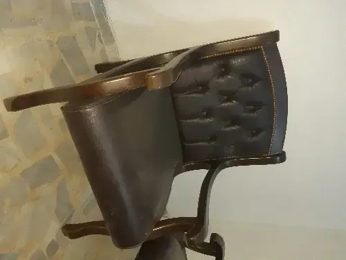 كراسي مكتب زان عدد 4 بحالة جيدة