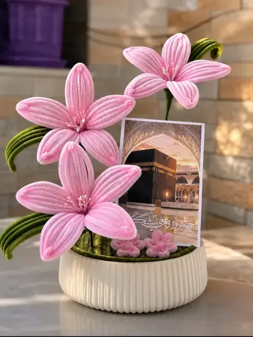 أصيص كونكريت مزين بالورود مع صورة مخصصة