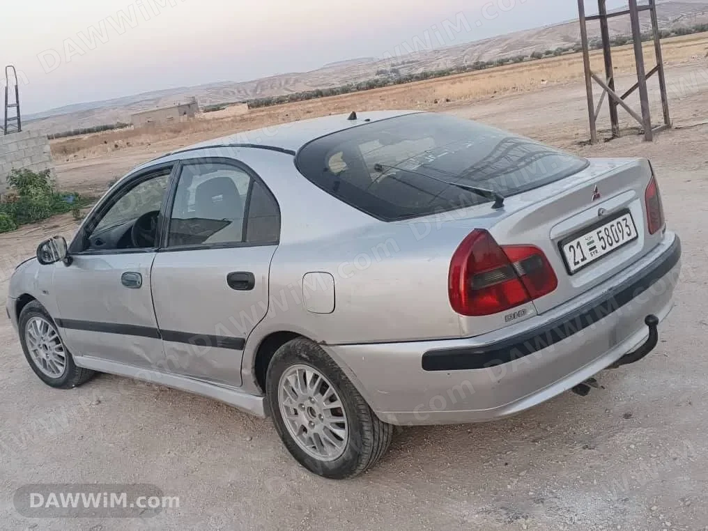 ميتسوبيشي كاريزما للبيع موديل 2001