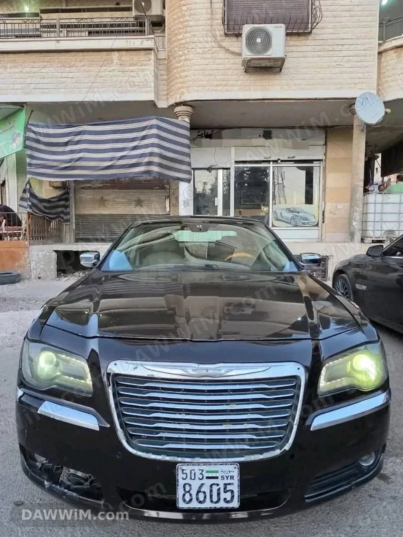 كرايسلر 300C موديل 2012 للبيع