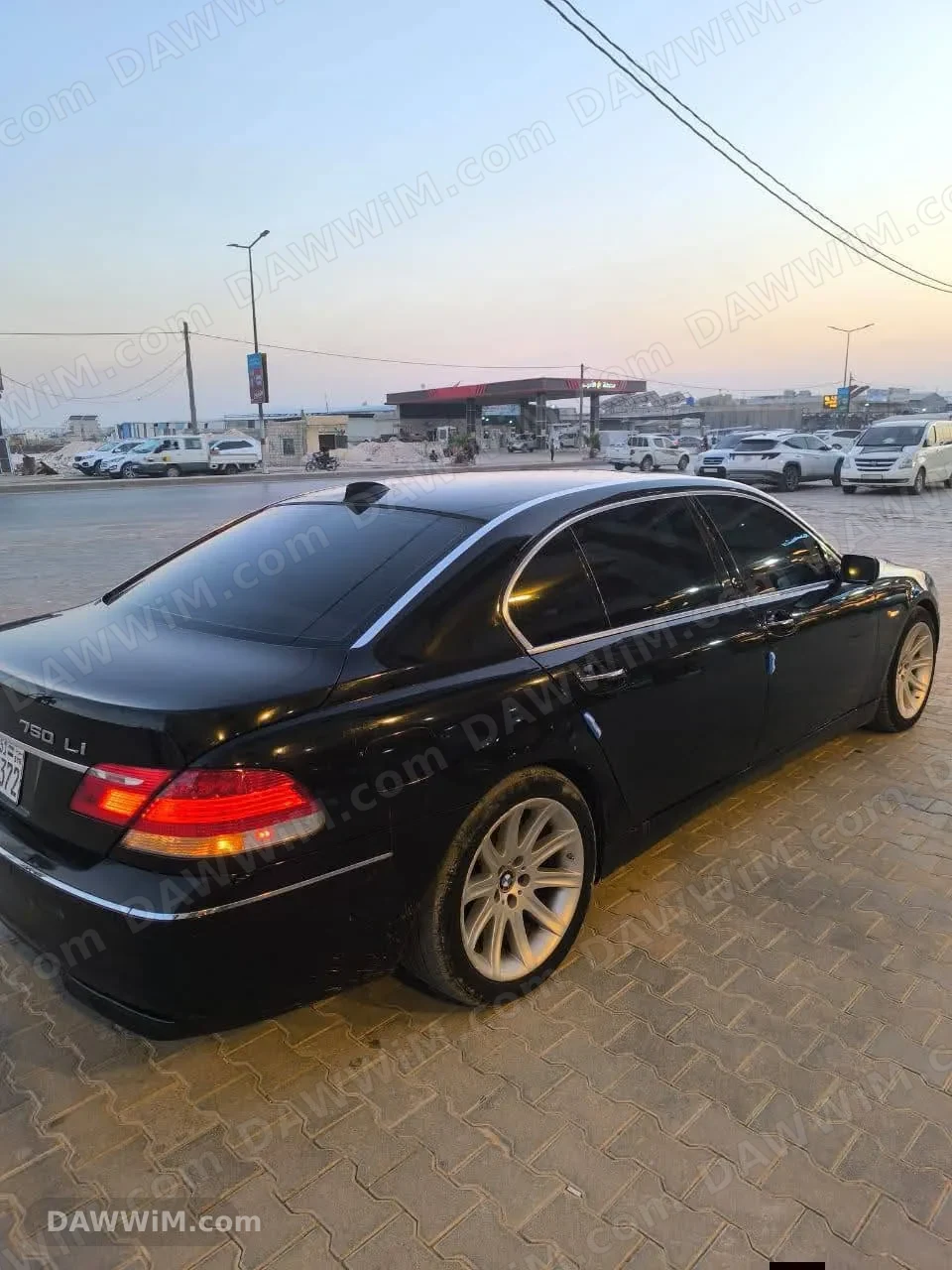 سيارة بي إم دبليو 750i موديل 2006