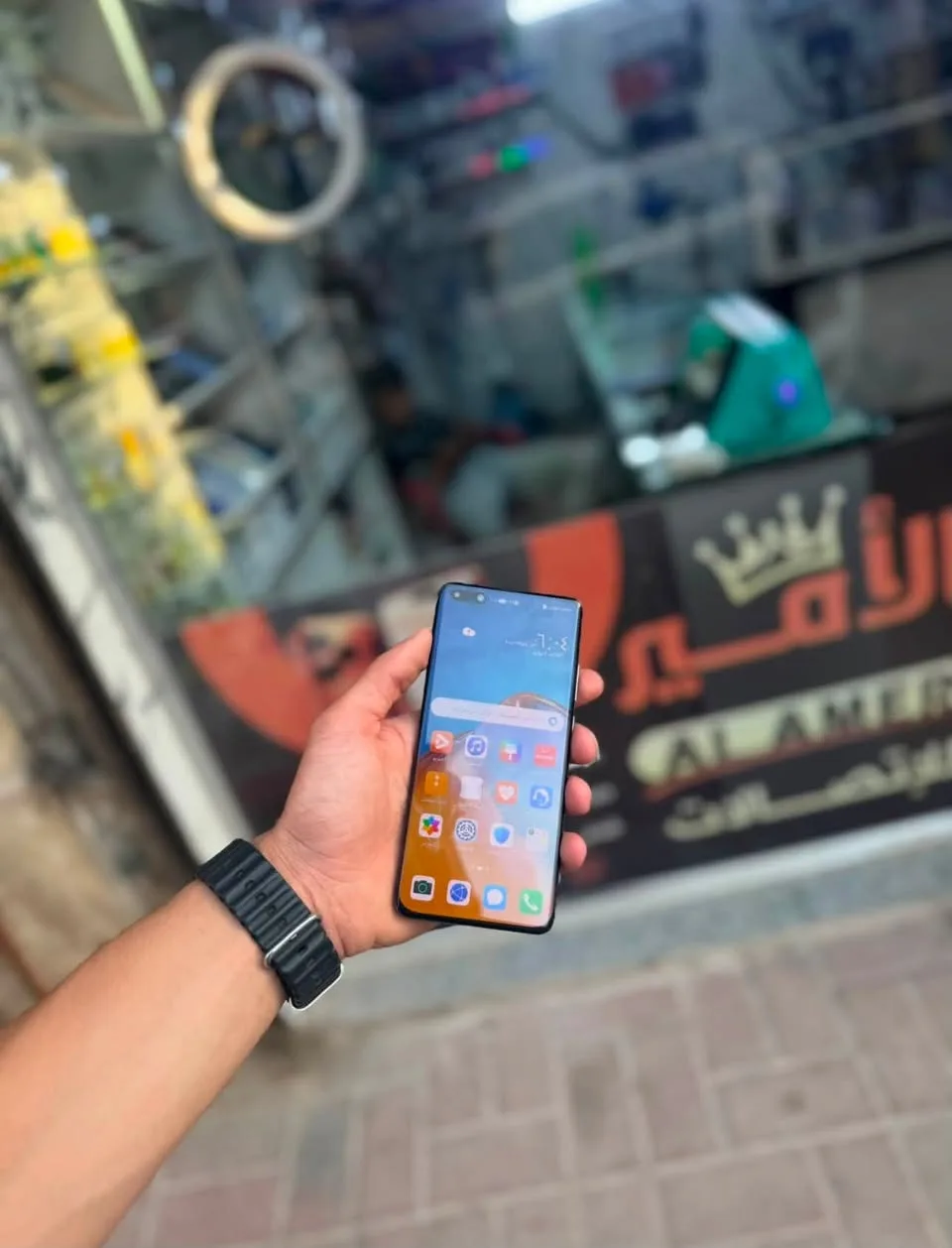 هاتف هواوي P40 Pro للبيع بحالة ممتازة