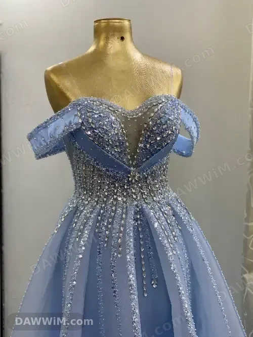 فستان سماوي للإجار