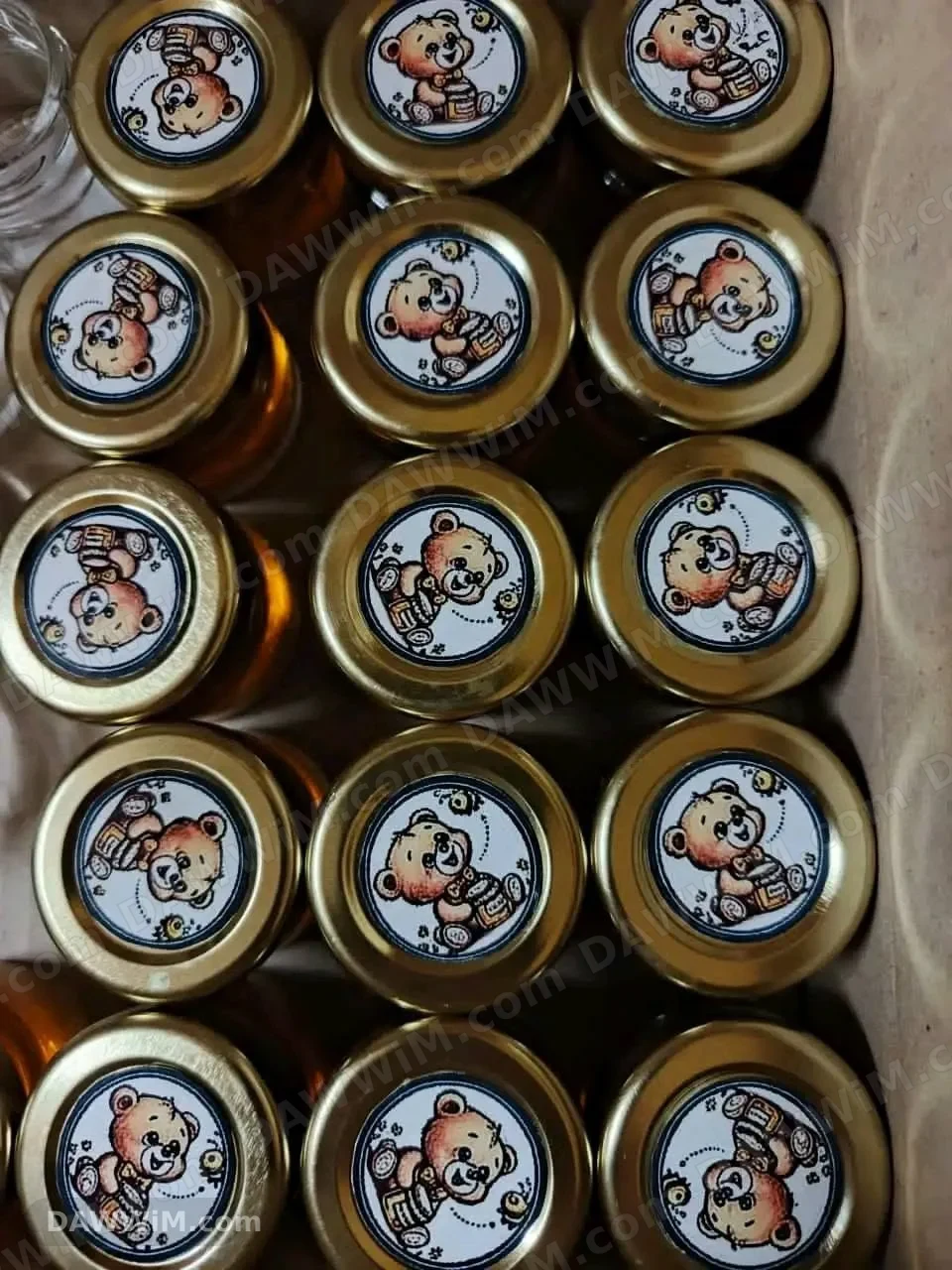 عسل طبيعي بجودة عالية وأحجام متنوعة