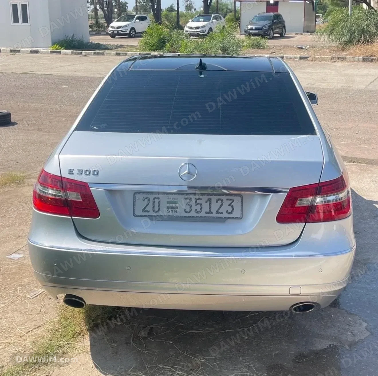مرسيدس بنز E300 موديل 2011 مستعملة للبيع