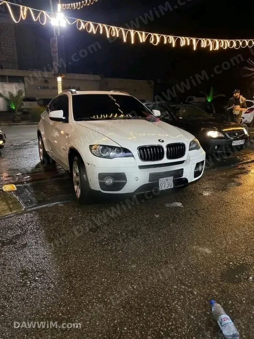 سيارة BMW X6 موديل 2011