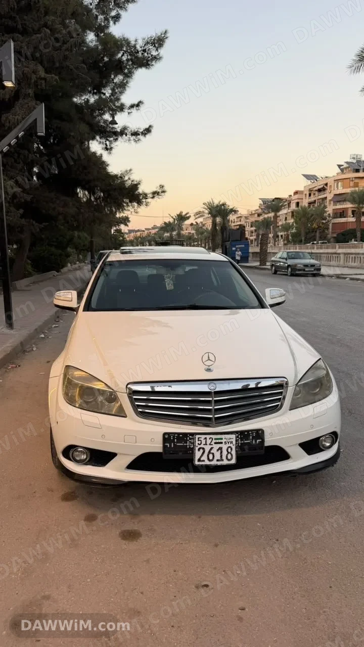 مرسيدس C200 موديل 2010