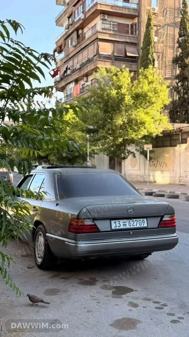 مرسيدس بينز 230 موديل 1990