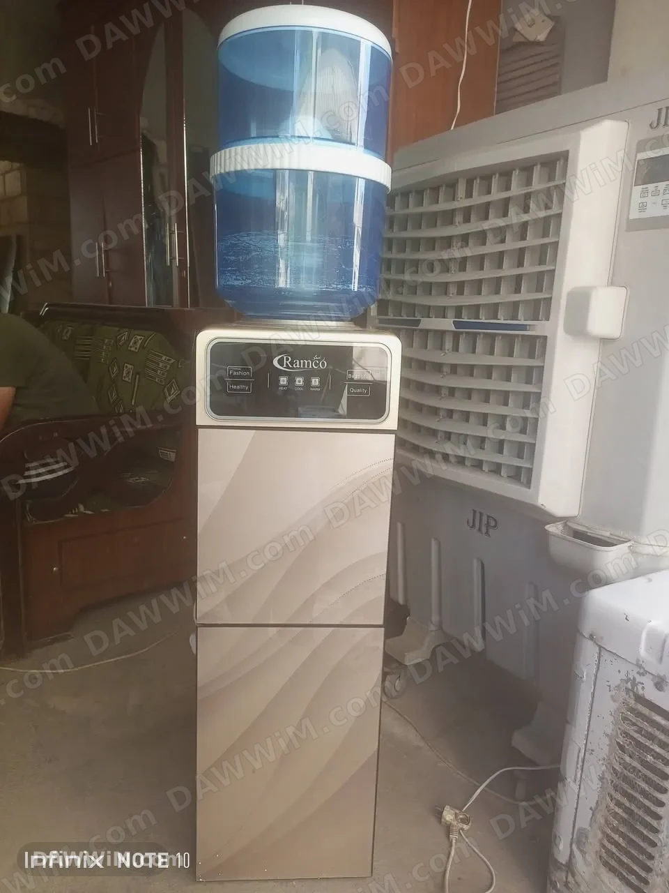 مجموعة أجهزة منزلية للبيع (فلتر مياه، شاشة، مكيف)