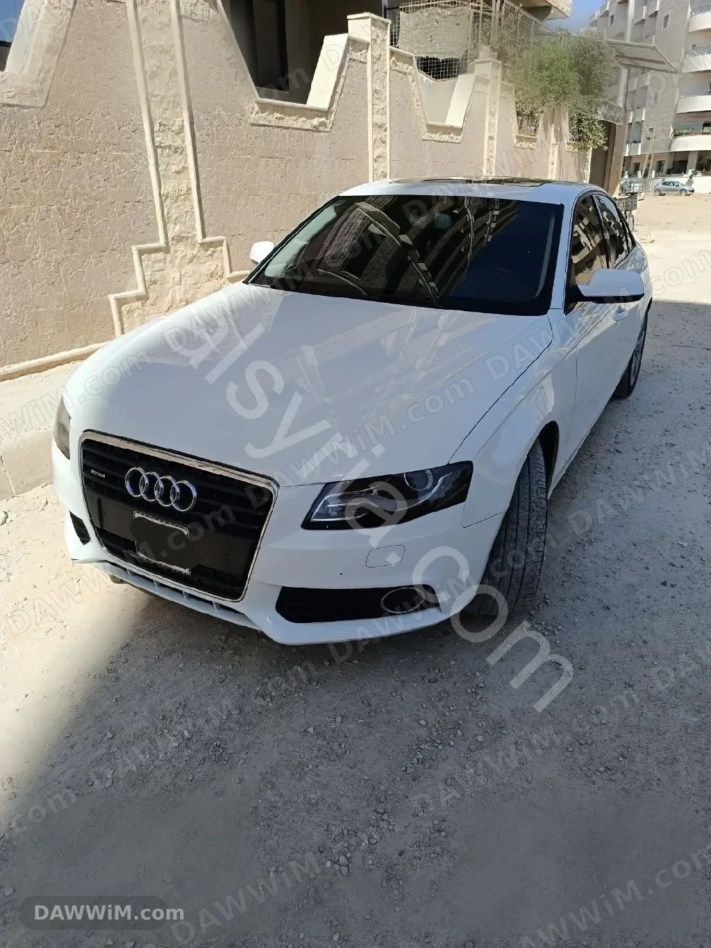 للبيع سيارة اودي A4 موديل 2012