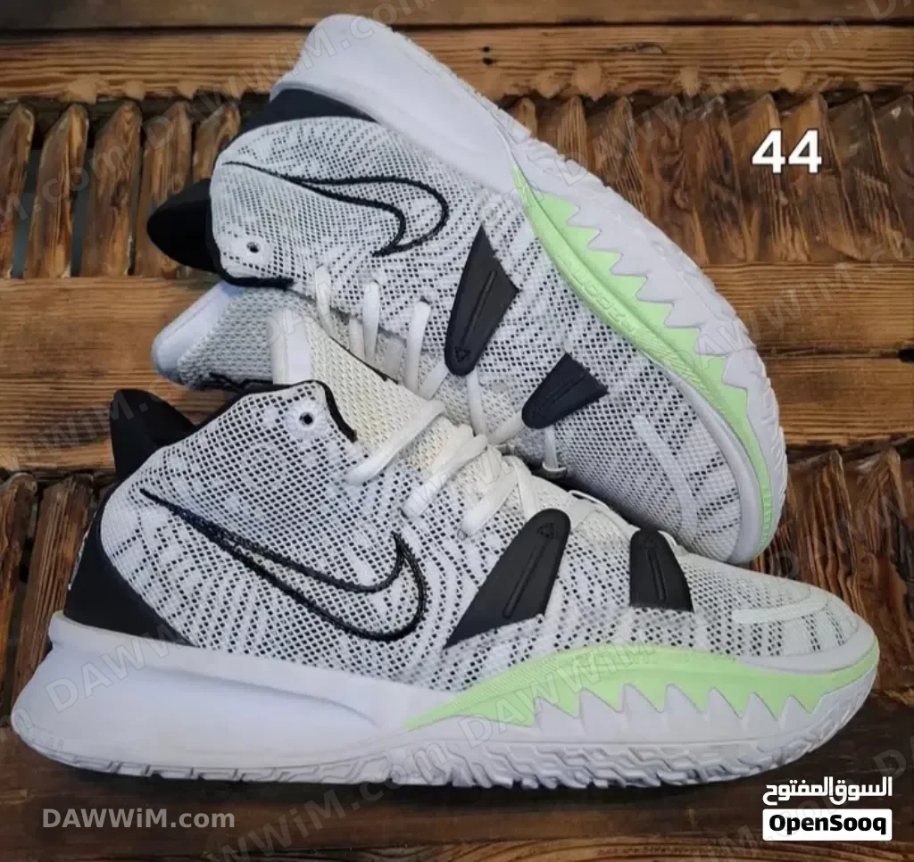 حذاء كرة سلة Kyrie 7 مقاس 44