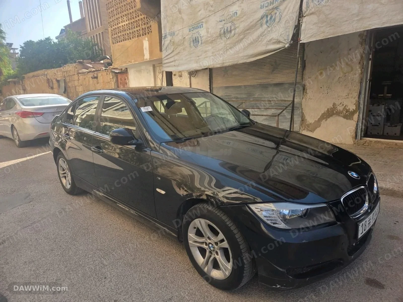 سيارة بي ام دبليو 318 للبيع