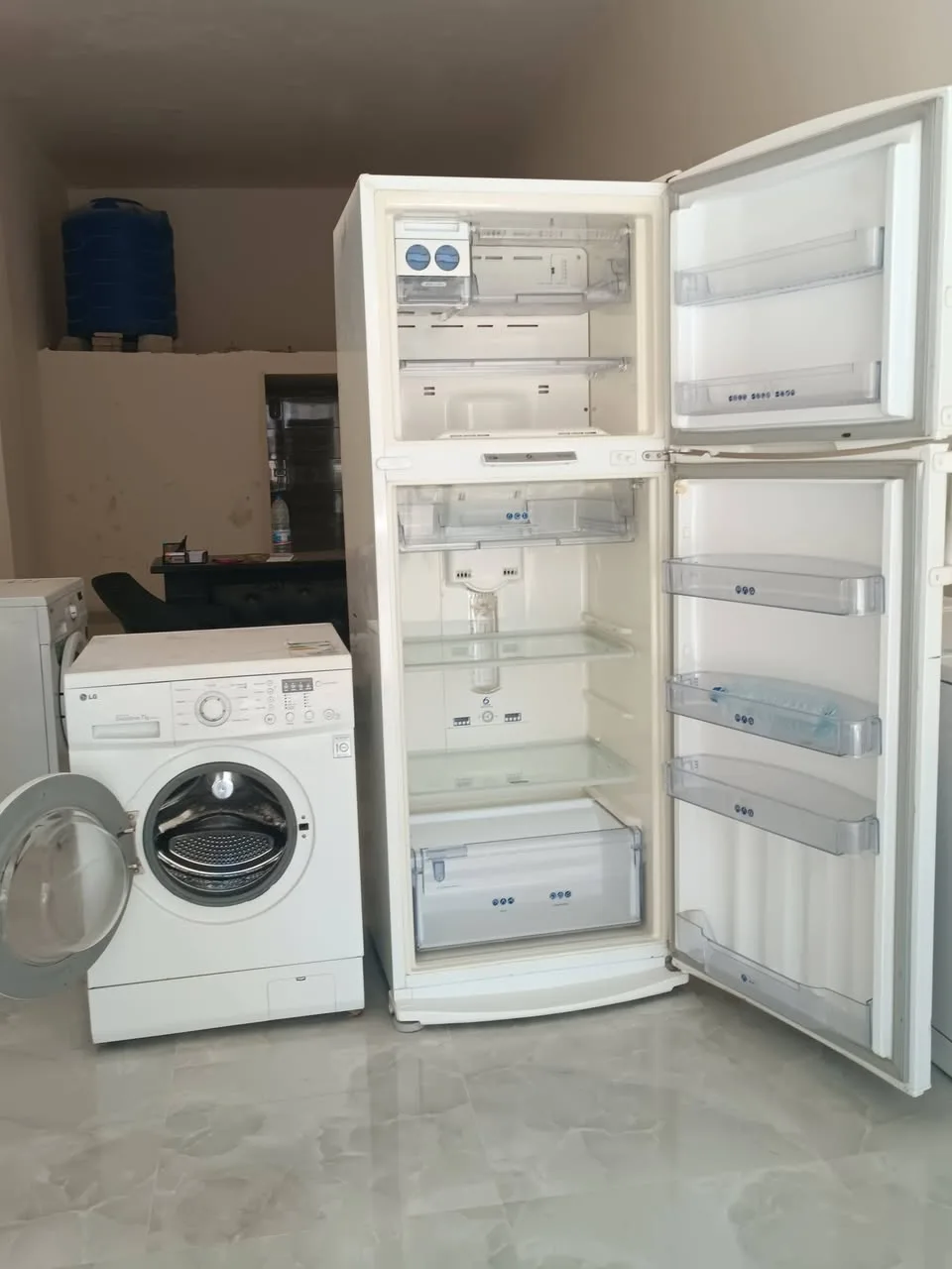 براد وغسالة LG بحالة جيدة مع سعر 500$