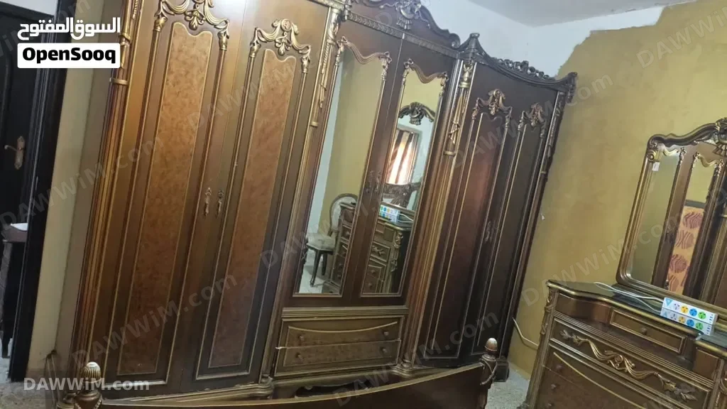 غرفة نوم خشب زان ولاتي بحالة ممتازة