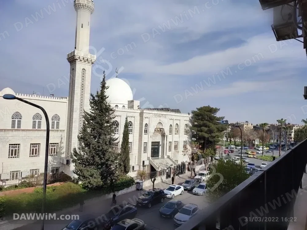 شقة سكنية مفروشة للبيع في المزرعة، دمشق